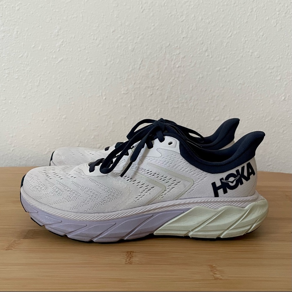 W’s Hoka Arahi 5